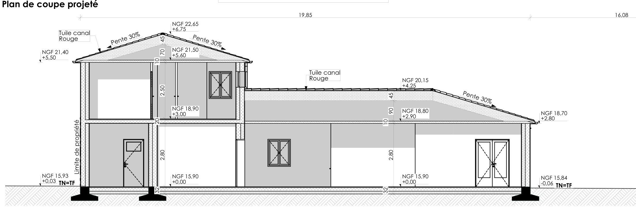 Plan de coupe projeté du même dossier : surélévation partielle avec nouveaux niveaux NGF et hauteurs cotées